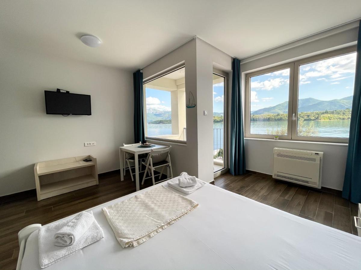 Apartments Maestral Tivat Exterior photo
