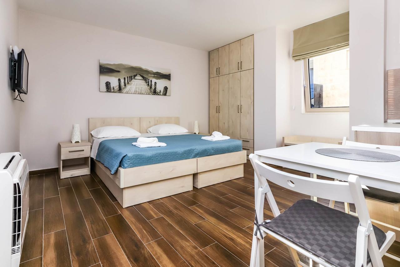 Apartments Maestral Tivat Exterior photo