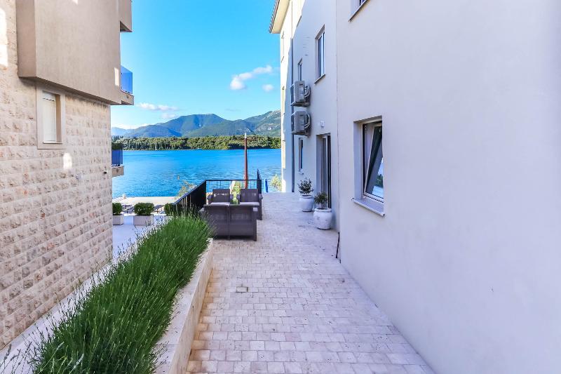 Apartments Maestral Tivat Exterior photo